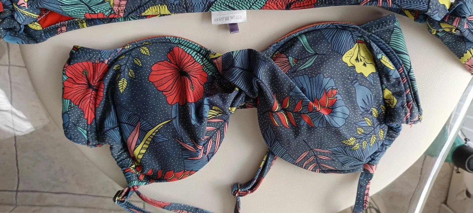 Tweedelige bikini 👙 maat 38 Bovenwijdte 90 C kleine gebreken lees de advertentie goed 👙 – photo 3